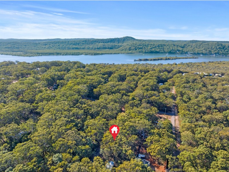 2 Wentworth Parade, Russell Island QLD 4184