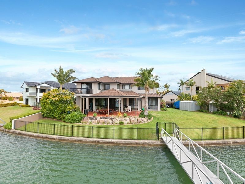 2 Mainroyal Court, Raby Bay QLD 4163