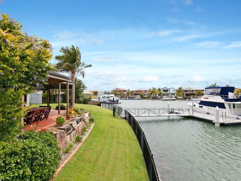 2 Mainroyal Court, Raby Bay QLD 4163