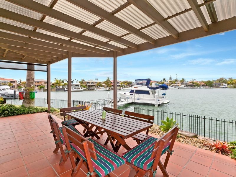2 Mainroyal Court, Raby Bay QLD 4163