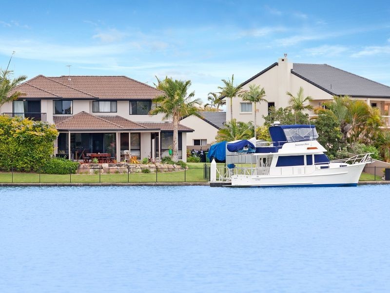 2 Mainroyal Court, Raby Bay QLD 4163