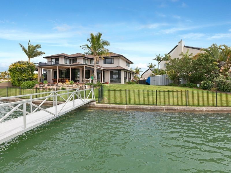 2 Mainroyal Court, Raby Bay QLD 4163