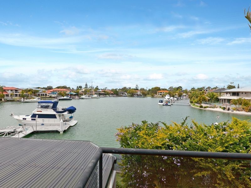 2 Mainroyal Court, Raby Bay QLD 4163