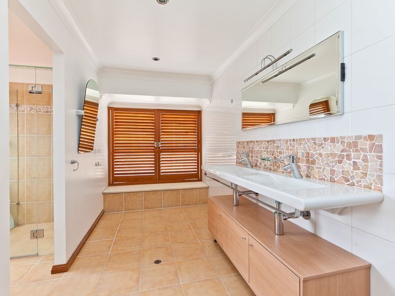 34 Compass Court, Raby Bay QLD 4163