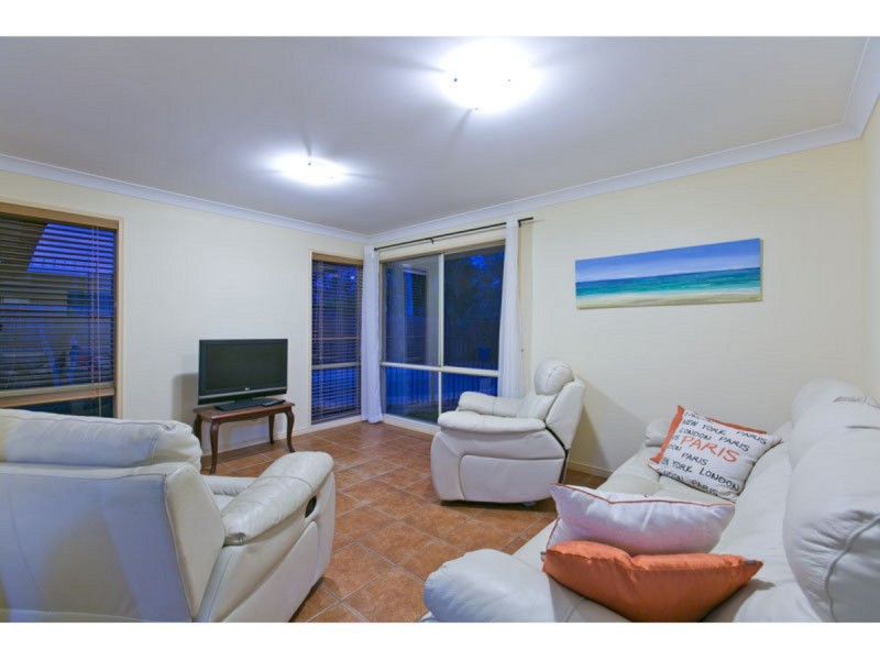 1 Cedarview Place, Wellington Point QLD 4160