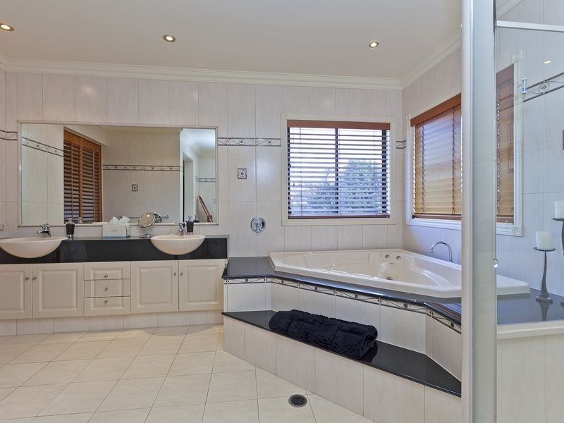11 White Fig Place, Thornlands QLD 4164