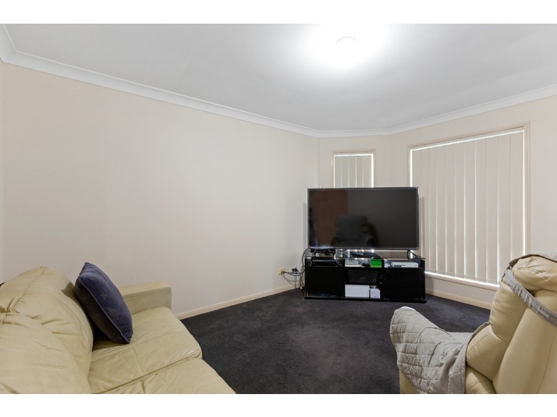 9 Roger Court, Redland Bay QLD 4165