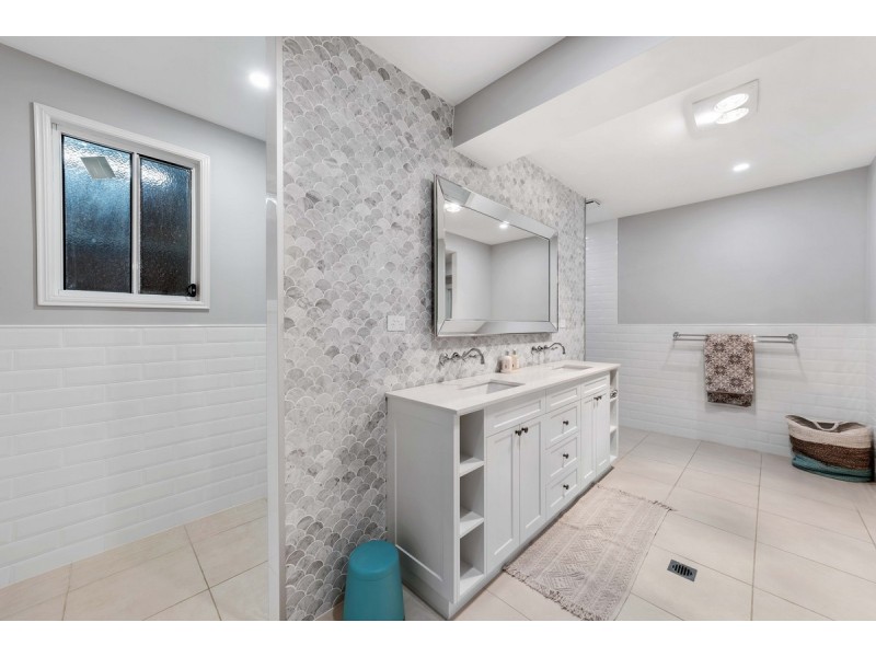 18 Hereford Close, Kingsholme QLD 4208