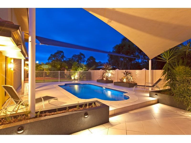 10 Cliftonville Place, Redland Bay QLD 4165