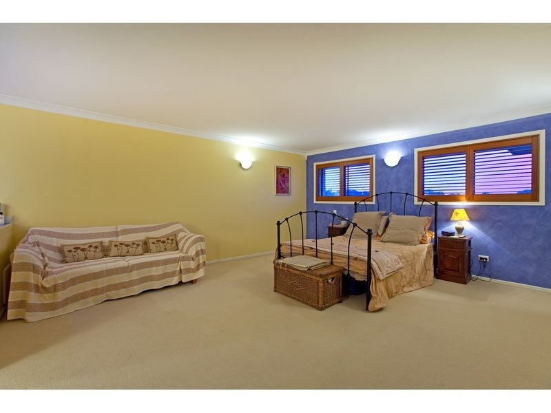 10 Cliftonville Place, Redland Bay QLD 4165