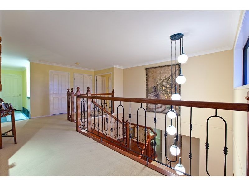 10 Cliftonville Place, Redland Bay QLD 4165