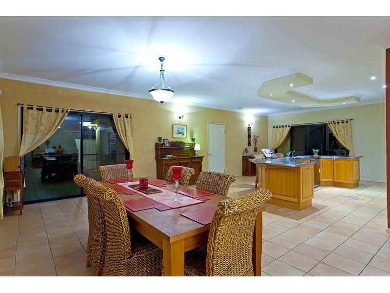 10 Cliftonville Place, Redland Bay QLD 4165