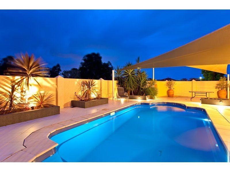 10 Cliftonville Place, Redland Bay QLD 4165