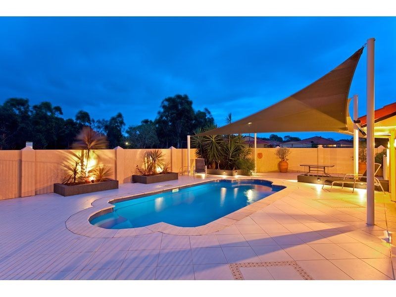 10 Cliftonville Place, Redland Bay QLD 4165