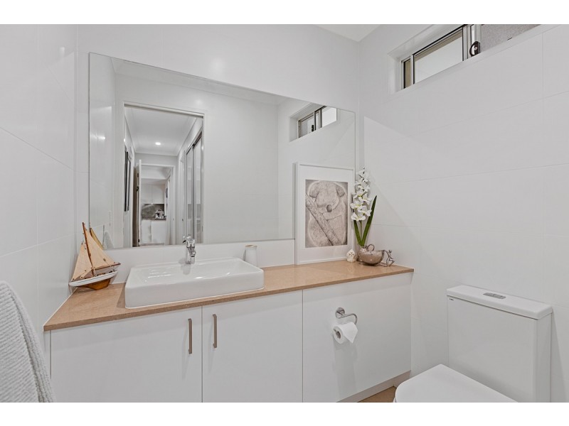 2/100 – 106 Sturgeon Street, Ormiston QLD 4160