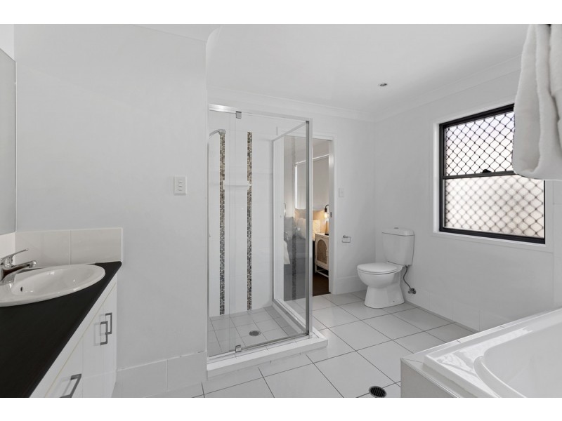 3/9 Pistachio Court, Birkdale QLD 4159