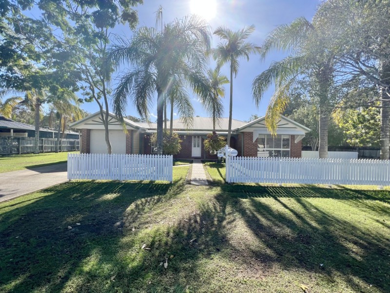 30 Fairway Drive, Redland Bay QLD 4165