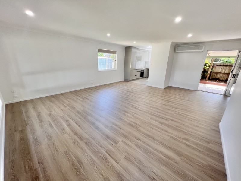 30 Fairway Drive, Redland Bay QLD 4165
