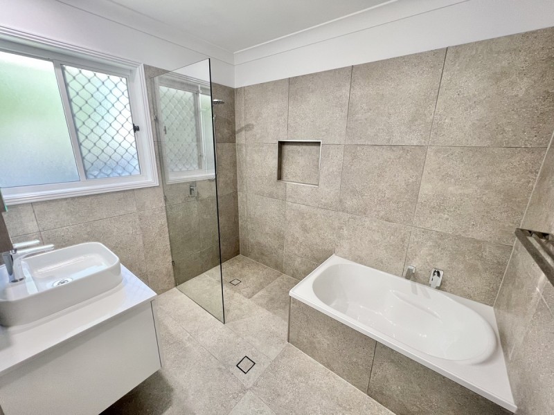 30 Fairway Drive, Redland Bay QLD 4165
