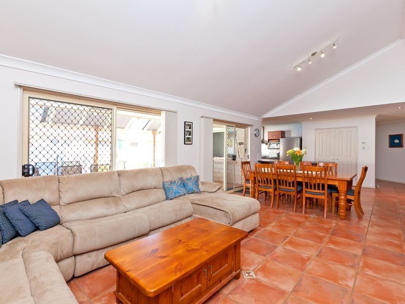 27 King Island Drive (Vaggelas Street), Wellington Point QLD 4160
