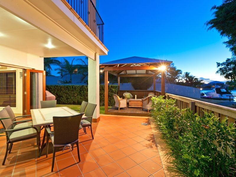 8 Paxton Street, Raby Bay QLD 4163