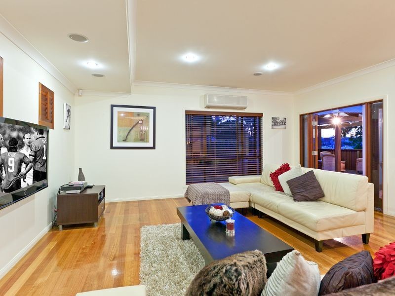 8 Paxton Street, Raby Bay QLD 4163