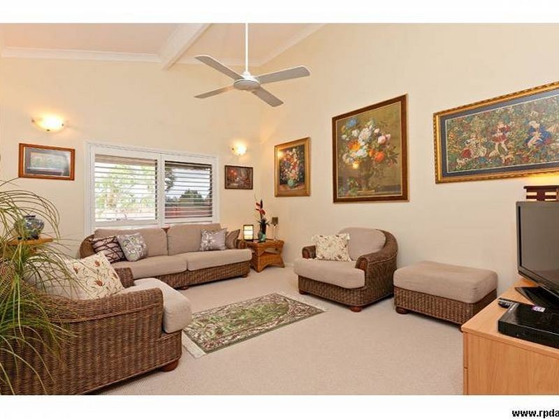 8 Canaipa Court, Victoria Point QLD 4165