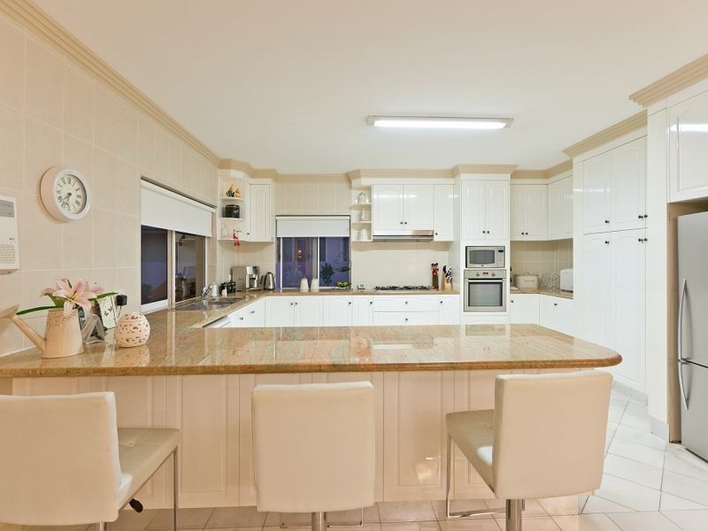 11 Bonaventure Court, Raby Bay QLD 4163