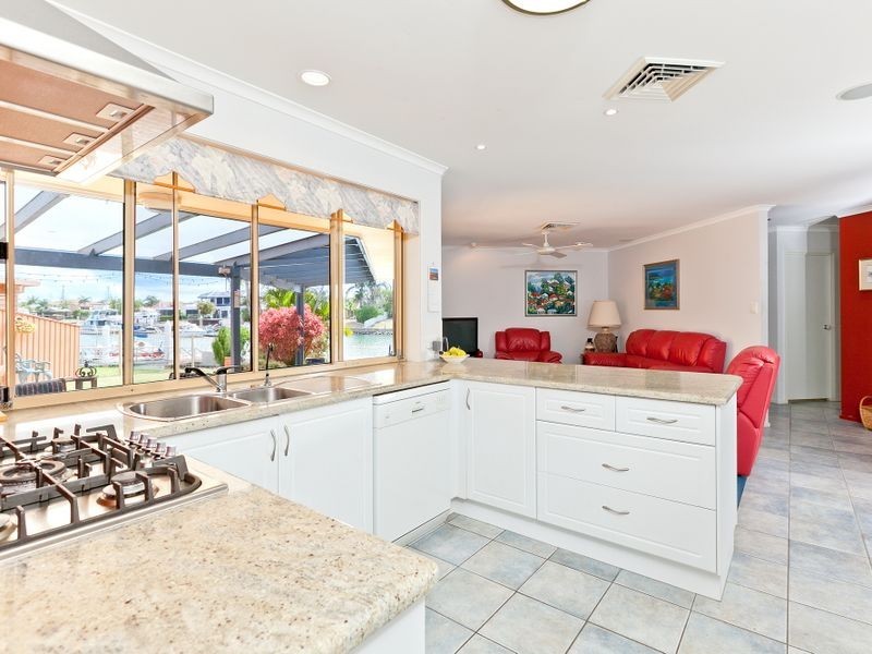 31 Masthead Drive, Raby Bay QLD 4163
