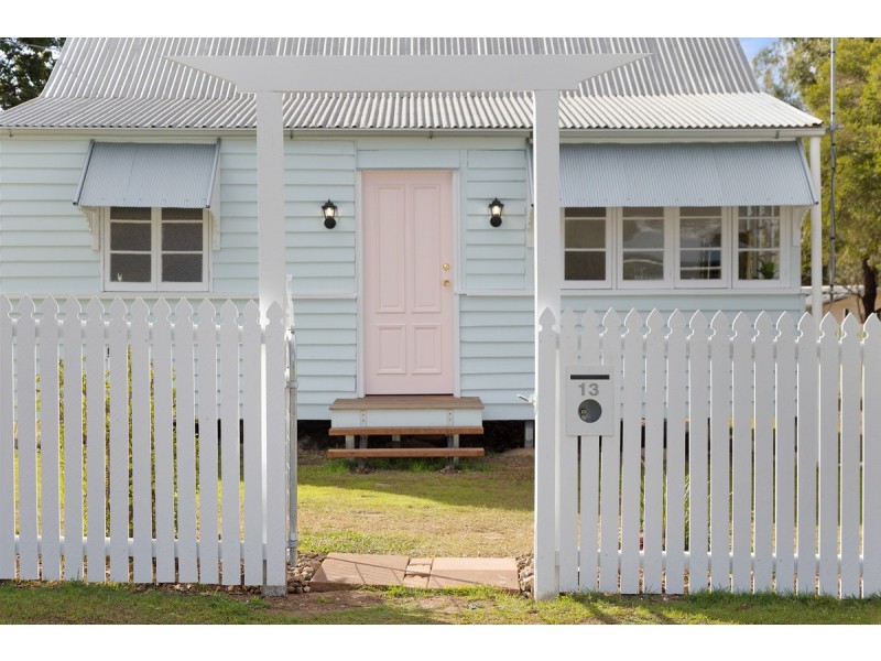 13 Barbour Street, Esk QLD 4312