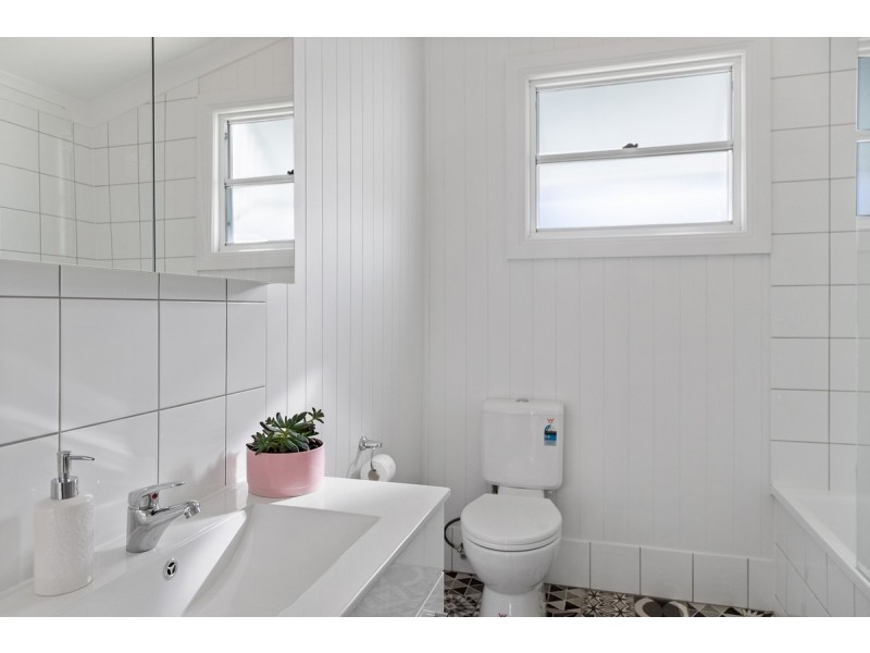 13 Barbour Street, Esk QLD 4312