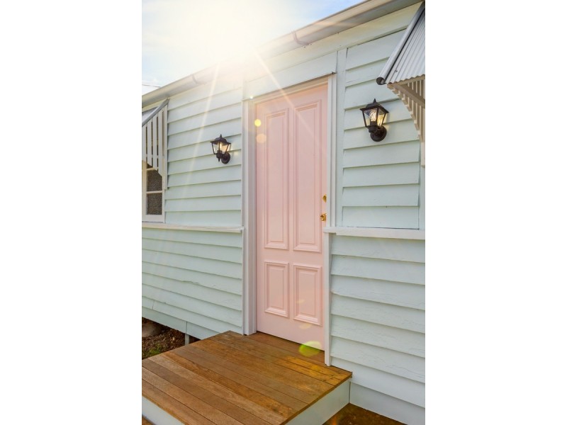 13 Barbour Street, Esk QLD 4312