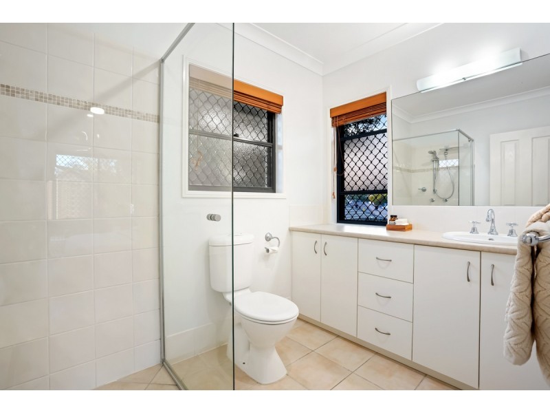 4 Harpulia Place, Seventeen Mile Rocks QLD 4073