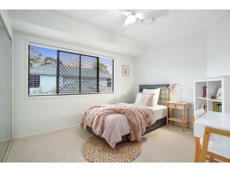 4 Harpulia Place, Seventeen Mile Rocks QLD 4073