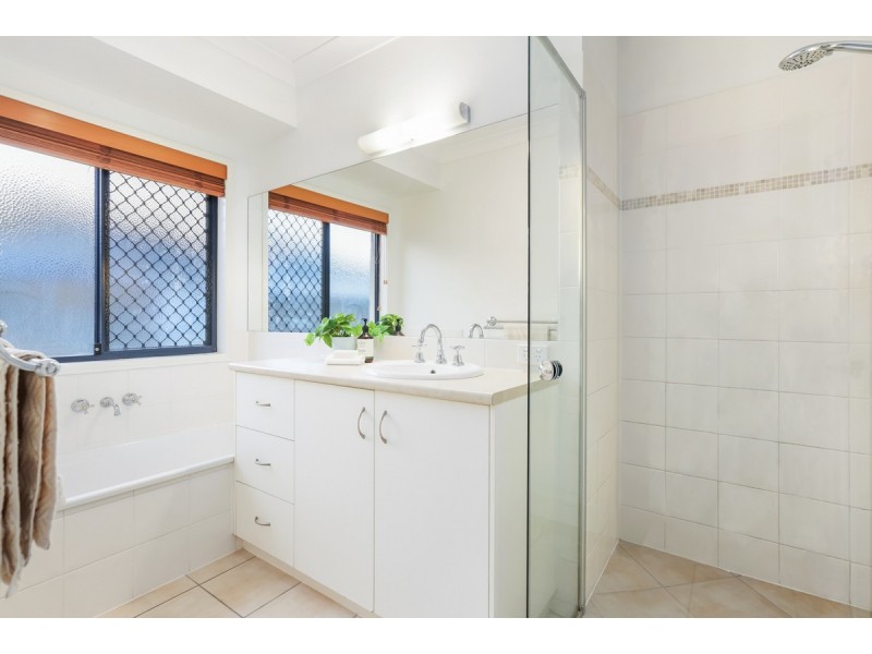 4 Harpulia Place, Seventeen Mile Rocks QLD 4073