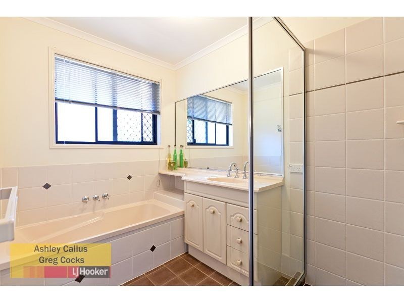 1 Seaholly Crescent, Victoria Point QLD 4165