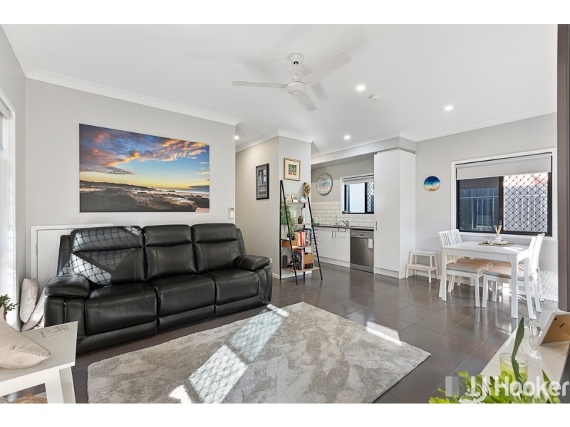 2/190 James Street, Redland Bay QLD 4165