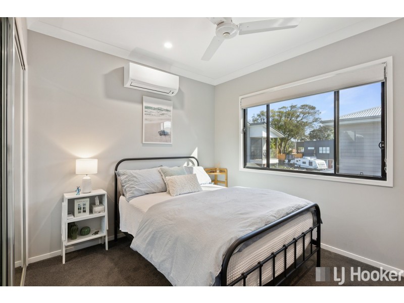 2/190 James Street, Redland Bay QLD 4165