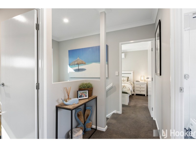 2/190 James Street, Redland Bay QLD 4165