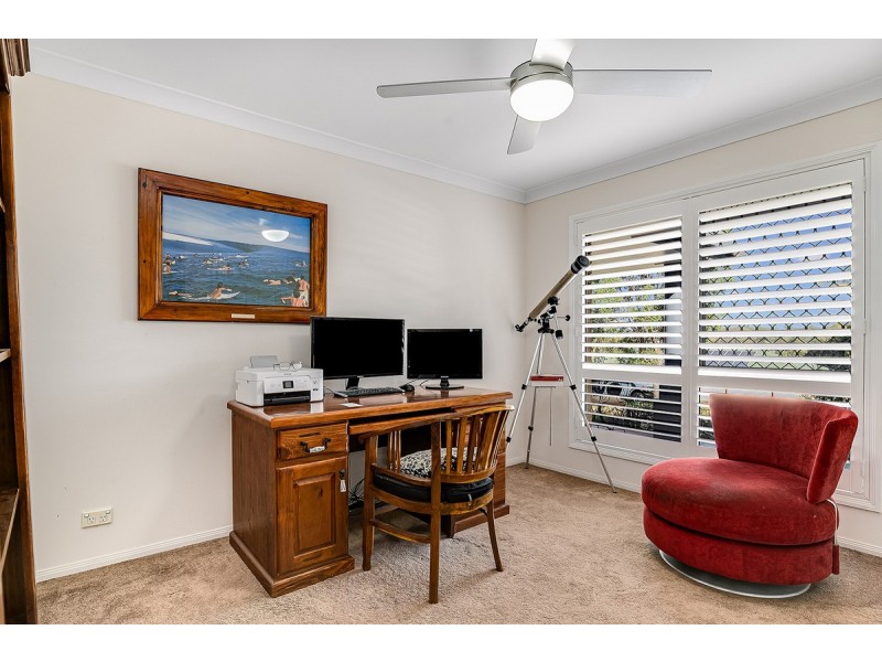 8 Montgomery Drive, Wellington Point QLD 4160