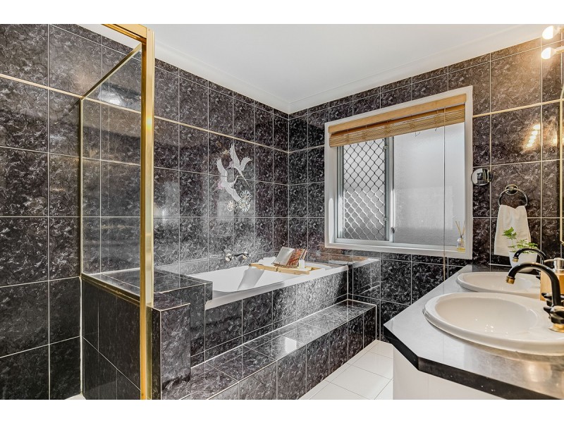 8 Montgomery Drive, Wellington Point QLD 4160
