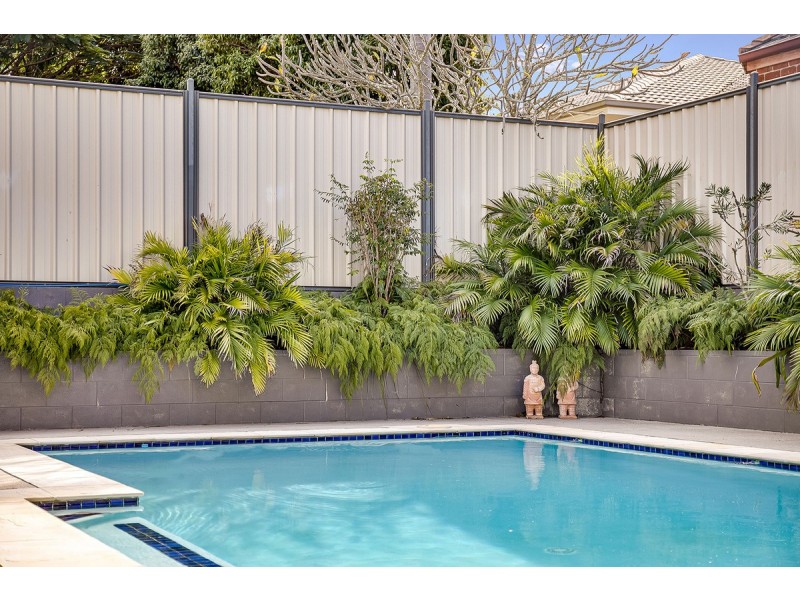 8 Montgomery Drive, Wellington Point QLD 4160
