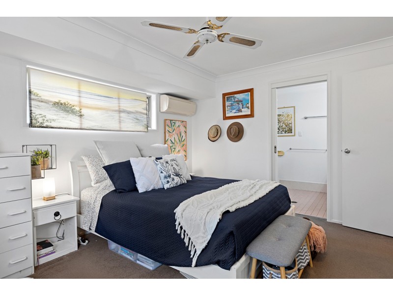 69 Spoonbill Street, Birkdale QLD 4159