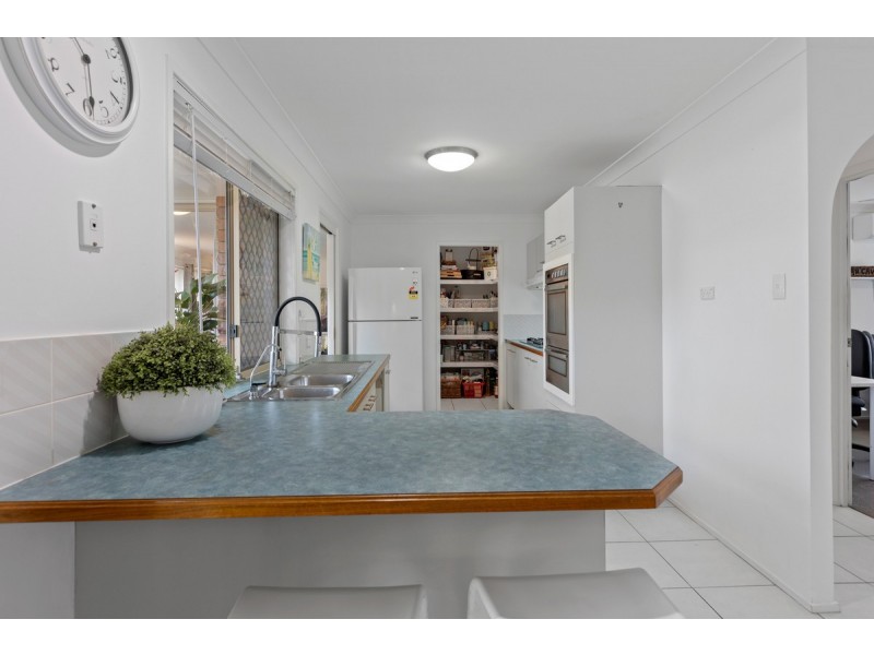 69 Spoonbill Street, Birkdale QLD 4159