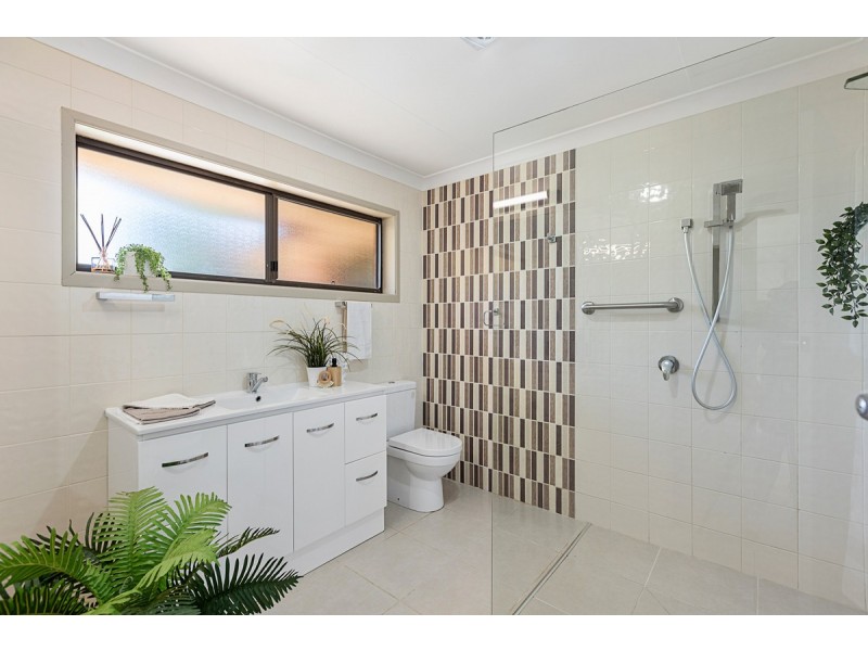 5 Oceanic Street, Wellington Point QLD 4160