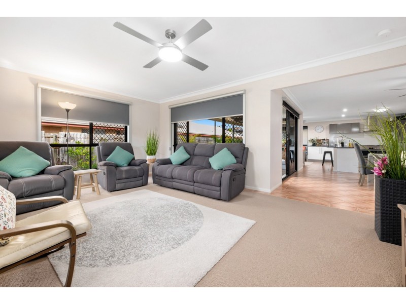 8 Lychee Place, Belmont QLD 4153