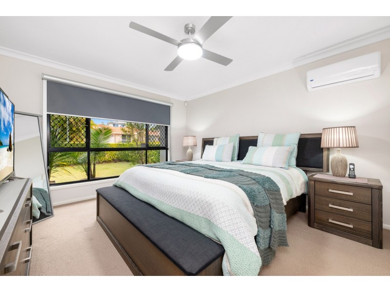 8 Lychee Place, Belmont QLD 4153