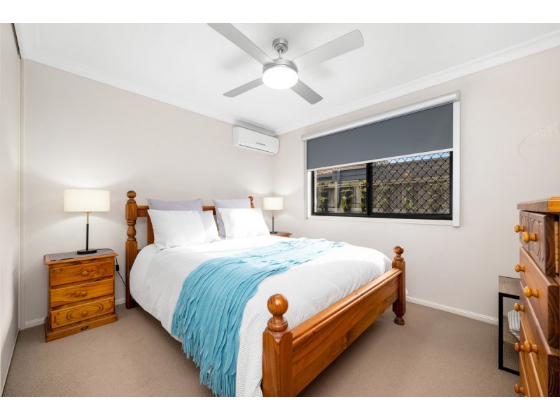 8 Lychee Place, Belmont QLD 4153