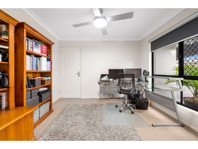 8 Lychee Place, Belmont QLD 4153