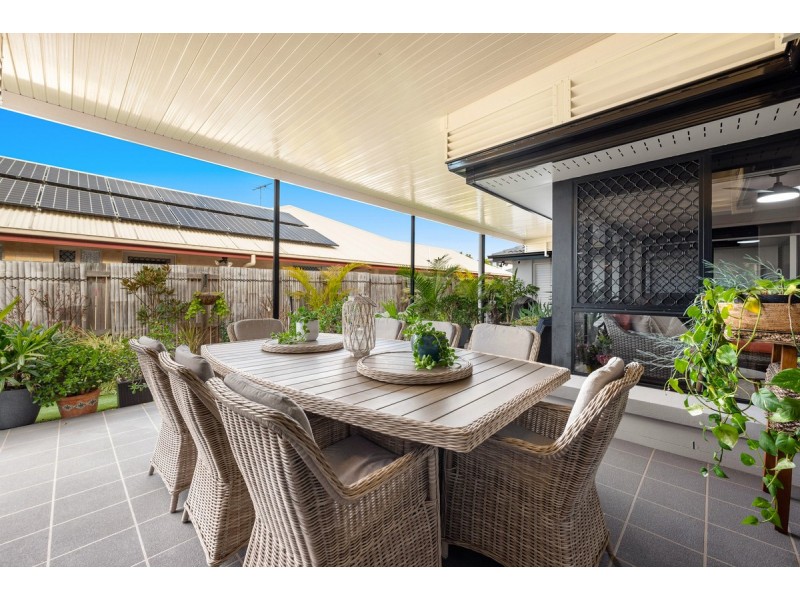 8 Lychee Place, Belmont QLD 4153